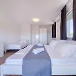 Vidalis, No 1 *