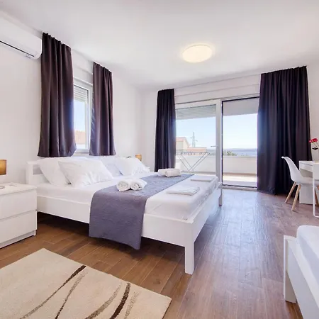 Vidalis, No 1 Apartment *
